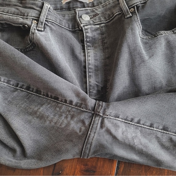 Levi’s cropped grey wash denim jeans - Picture 8 of 13
